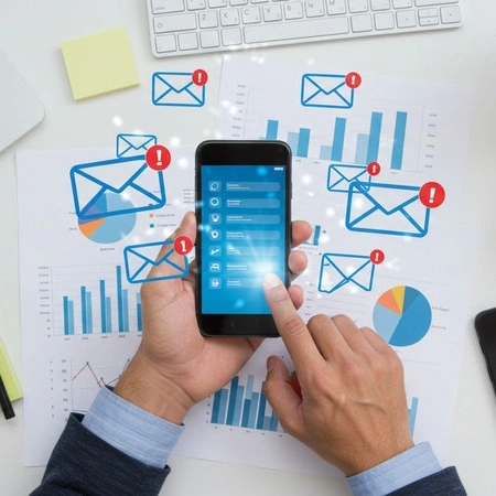 Uninterrupted SMS and E-Mail Sending with Queue Technology